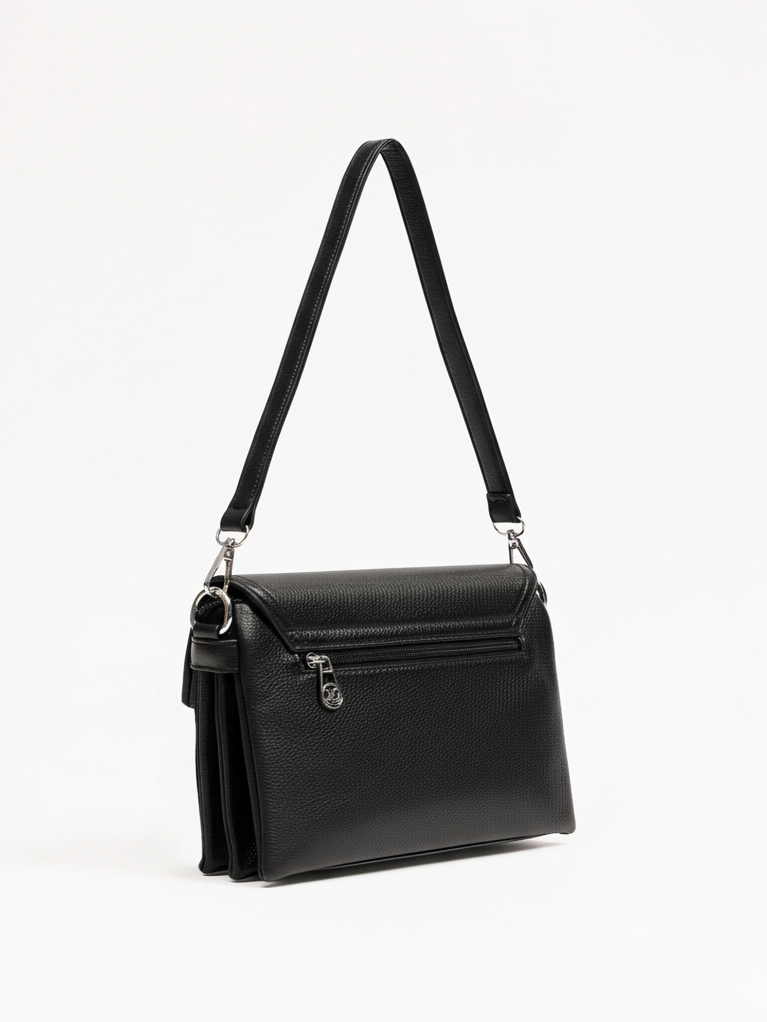 Сумка-кроссбоди со съемной ручкой и декоративными пуллерами в ассортименте